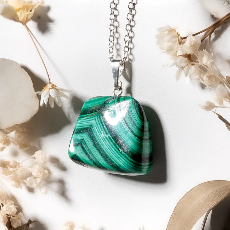 Pendentif roulé Malachite – Transformation et Protection Énergétique